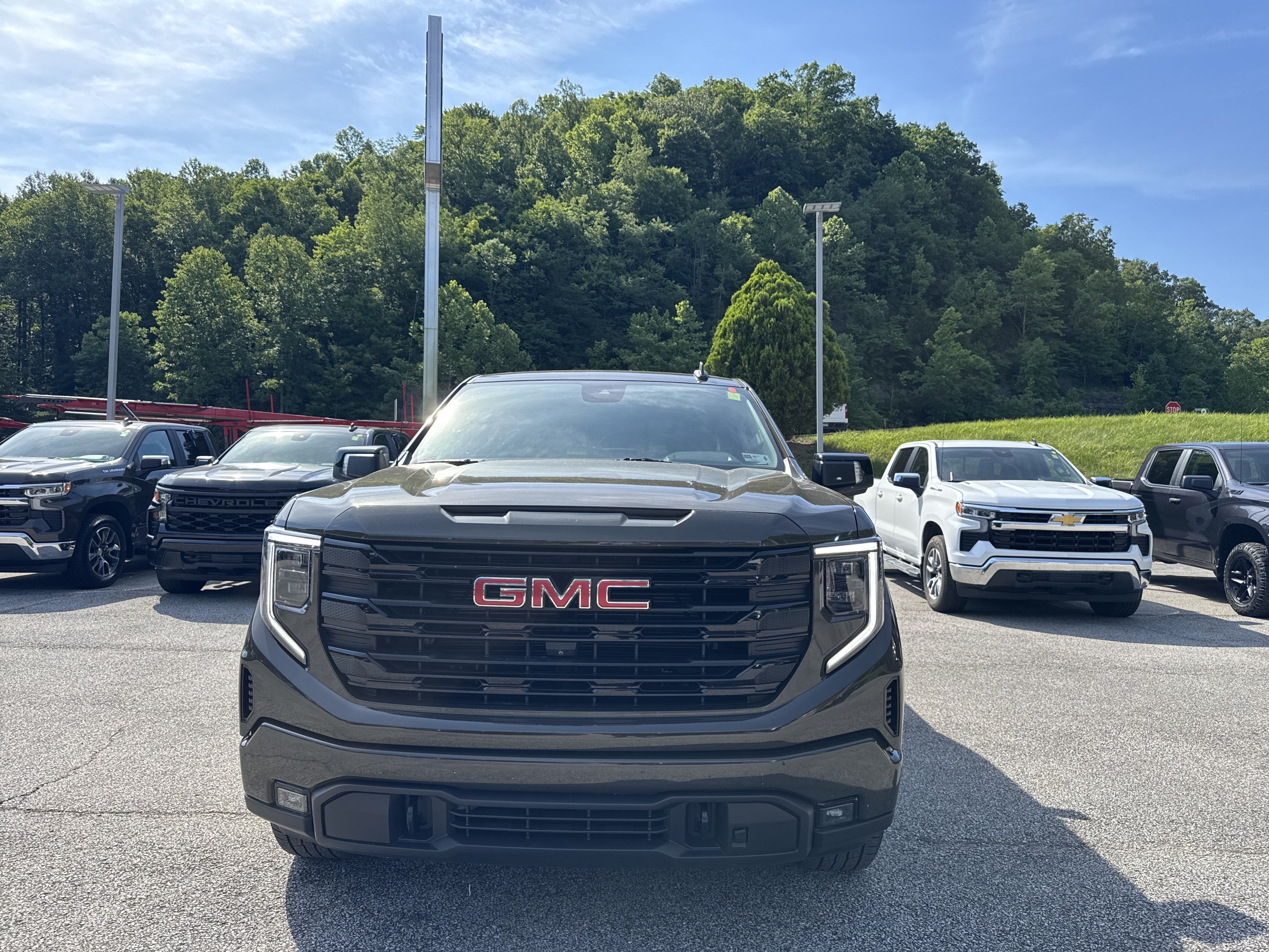 2023 GMC Sierra 1500 — side profile view